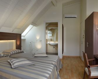 Hotel Astor - בולוניה - חדר שינה