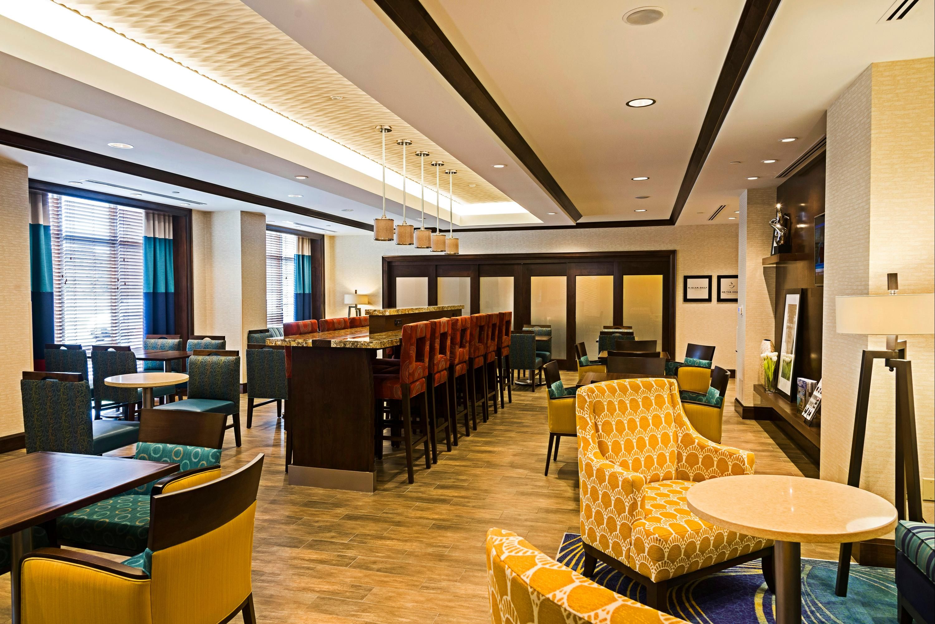 Hampton Inn by Hilton Ottawa Airport - Ottawa - Restaurant