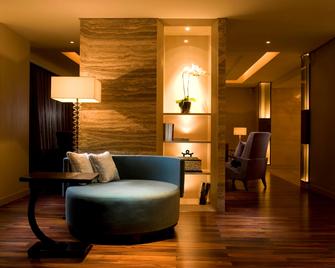 هيلتون بكين وانغفوجينغ - بكين - غرفة معيشة