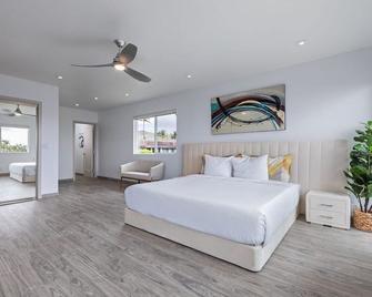 New! Makai Manor - Ac, Hot Tub, Views! - Honolulu - Bedroom