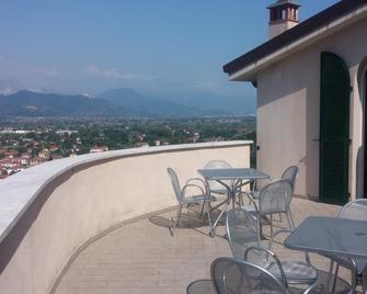 Hostel Ameglia - Ameglia - Balcony