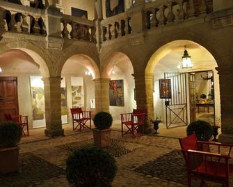 Chambres d'Hôtes Château Beaupré - Saint-Laurent-des-Arbres - Lobby