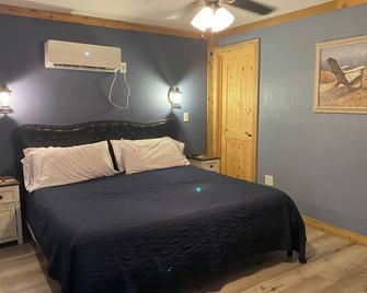 Beautiful 2 Bedroom Cabin with a lake view. Pets welcome - Hornbeck - Habitación
