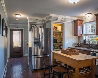 Nestled on the edge of the woods near Mount Monadnock - Jaffrey - Cocina