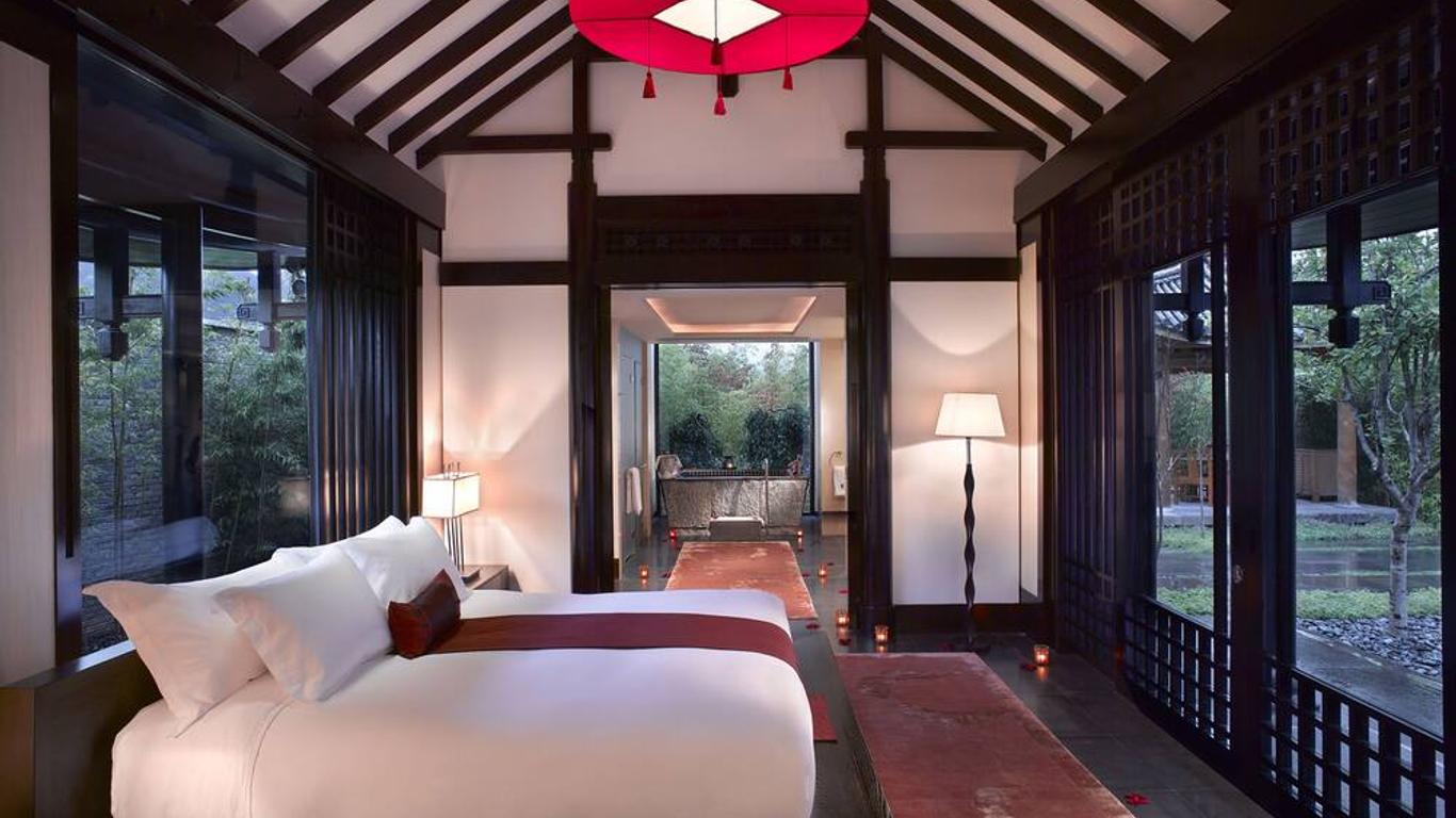 Banyan Tree Lijiang