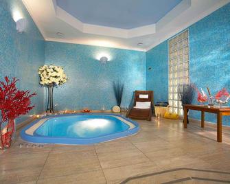 Hotel Caparena - Taormina - Pool