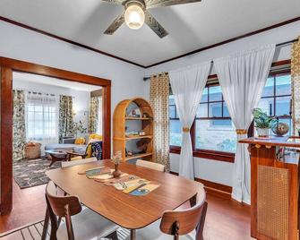 New! Brick & Creek House (3-Bedroom Home) With Pool - Sutter Creek - Jídelna