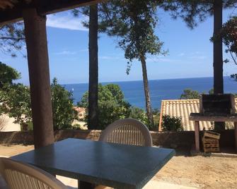 Le Thyreneen - Sari-Solenzara - Patio