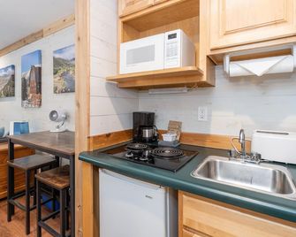 Mountainside Inn 103 by Alpine Lodging Telluride - Telluride - Kitchen
