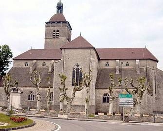La Jolie Maison du Bourg - Orgelet - Bâtiment