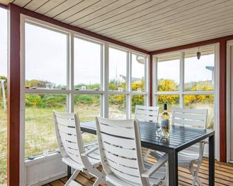 6 person holiday home in Hvide Sande-By Traum - Hvide Sande - Eetruimte