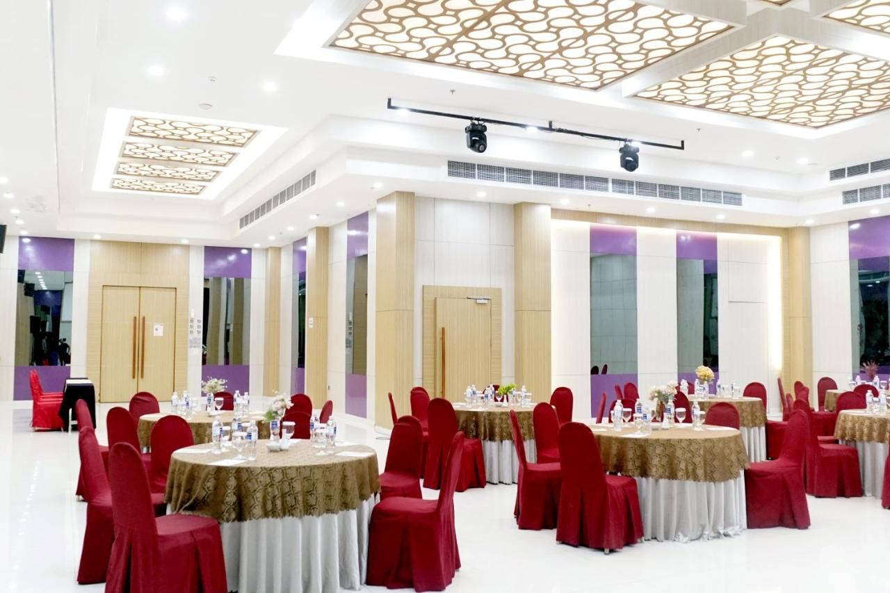Beverly Hotel Batam thumbnail 3