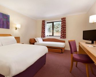 Days Inn by Wyndham Southampton Rownhams - Southampton - Bedroom