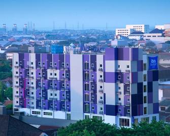 Ibis Budget Semarang Tendean - Semarang - Edificio