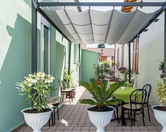 Rooms & Breakfast Centrale - Fabriano - Innenhof