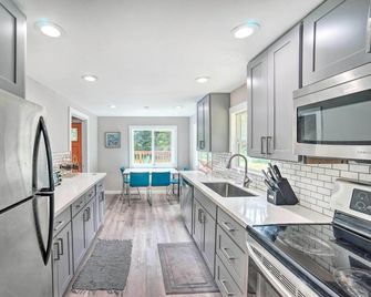 Modern Gold Bar Vacation Rental With Mou - Gold Bar - Kitchen