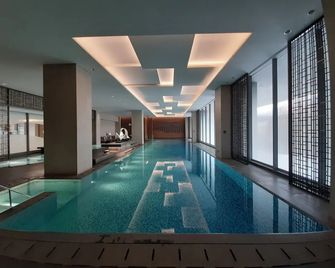 Luxury 2br At The Branz Apartment Near Aeon Mall - Tangerang City - Pool