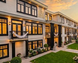 Empress Boutique Hotel - Surrey - Building