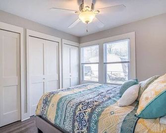 Perfect Lake House Getaway! - Waterford - Habitación