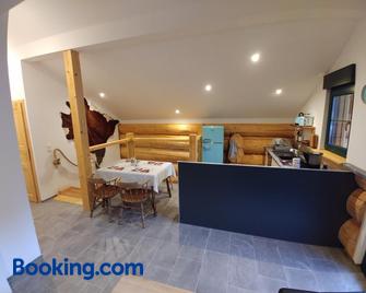 Ferienwohnungen Zwergenhäusl Grünau im Almtal - Grunau Im Almtal - Living room