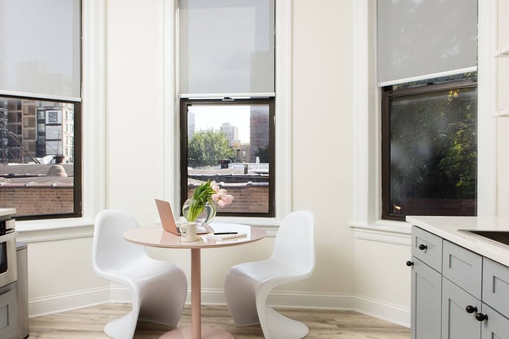 The Neighborhood Hotel - Lincoln Park 301 - One Bedroom - שיקאגו - חדר אוכל