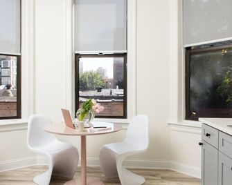 The Neighborhood Hotel - Lincoln Park 301 - One Bedroom - שיקאגו - חדר אוכל