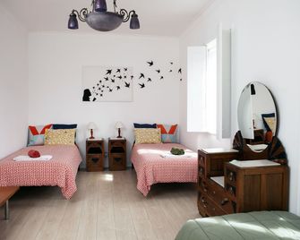 Avenida Central Viana - City and River Apartment - Viana do Castelo - Bedroom