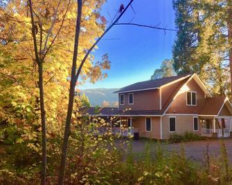 Meadow House near Crater Lake South entrance, upper Rogue River, 100 acre trails - Prospect - Edificio