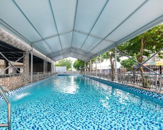 Fengdu Hotel (Qingyuan Qingcheng Light Rail Station Branch) - Qingyuan - Pool