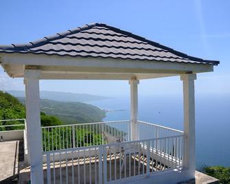 Sea Coast Inn & Suites - Southfield - Balcony