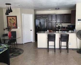 Welcome House Las Vegas - Las Vegas - Kitchen