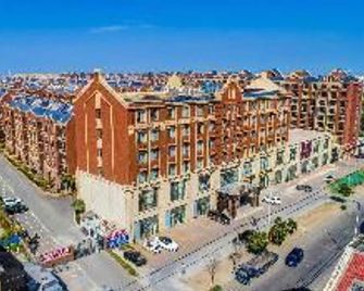 James Joyce Coffetel Qingdao Jiaodong International Airport Jiaodong Metro Station - تشينغداو - مبنى