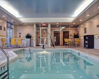 Fairfield Inn & Suites by Marriott Reading Wyomissing - Reading - Pool