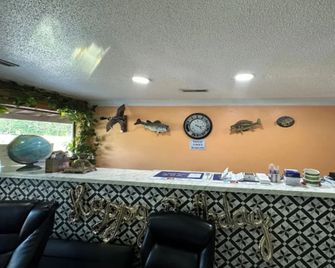 American Inn Motel by Capital O Camden AL - Camden - Front desk
