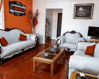 Hacienda Jardines de la Calera Near the VFG Valley - Tlajomulco de Zuñiga - Sala de estar