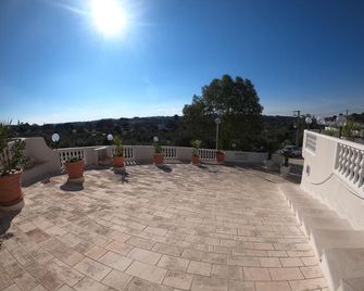 Hotel Falco D'oro - Cisternino - Balcone