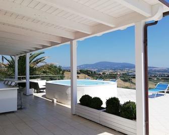Villa with garden for 6 people - Osimo - Piscina