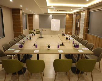 Hotel Sharda Residency - Patna - Meeting room