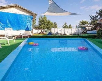 Gapyeong Dochi Vill Pension - Gapyeong - Pool