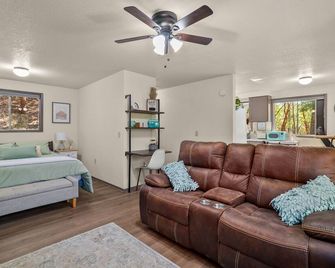 Country Studio Cabin - Medford - Sala de estar