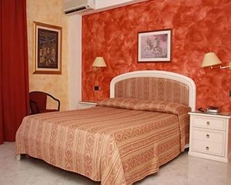 Hotel San Marco - Rionero in Vulture - Schlafzimmer