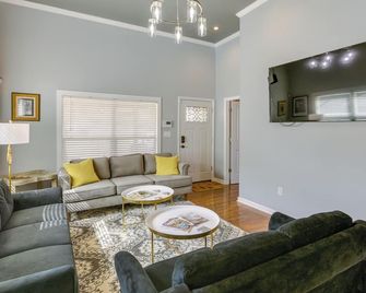 Inviting Quincy Cottage Walk to Historic - Quincy - Sala de estar