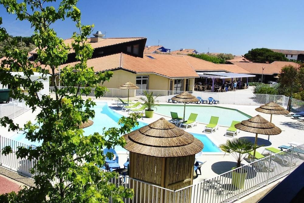 فيليدج فاكانسيس لو جونكا