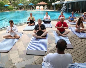 Siddhalepa Ayurveda Resort - All Meals, Ayurveda Treatment and Yoga - Molligoda