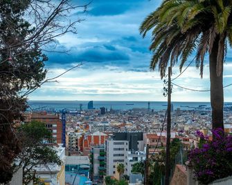 La Flor de Gaudí Park Güell - Barcelona - Buiten zicht
