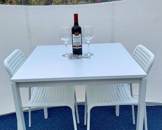 Deluxe Bubble - Tecate - Essbereich