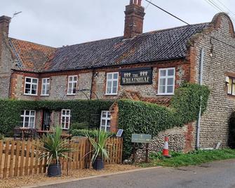 The Wheatsheaf West Beckham - Sheringham - Building