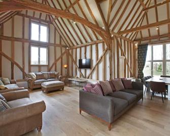 Butterfly Barn - Large Essex Barn - Great Dunmow - Living room