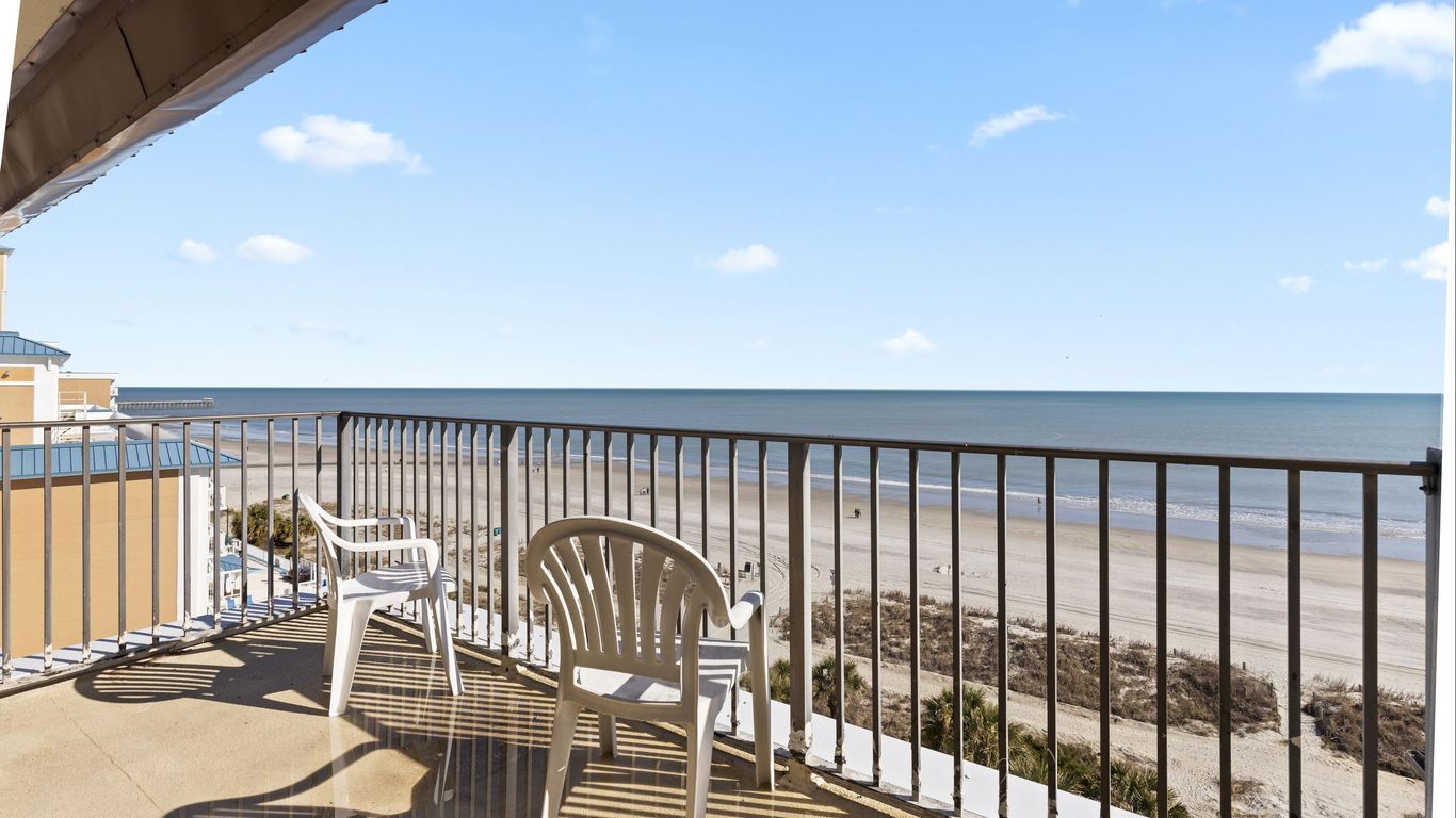 Ocean Crest Inn and Suites