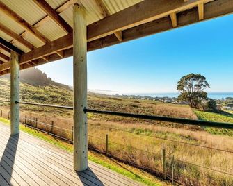 Apollo Panorama Holiday House - Apollo Bay - Balcon